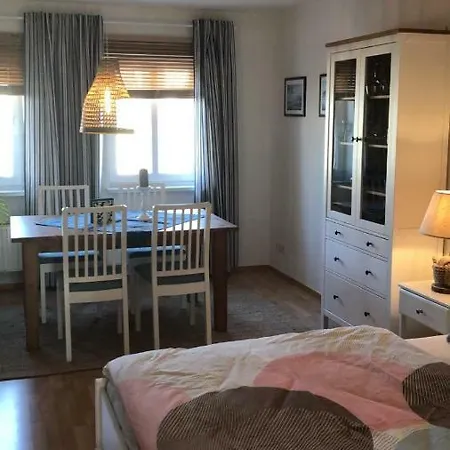 Ferienwohnung preiswert und strandnah Rostock Exterior foto